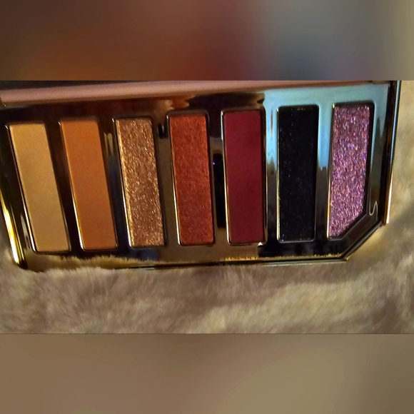 Too Faced Razzle Dazzle Berry Palette.  Brand New 💎 - Picture 1 of 3